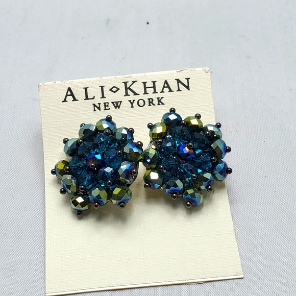 2/$25  2 pairs Ali khan blue aurora borealis earrings - Picture 2 of 3